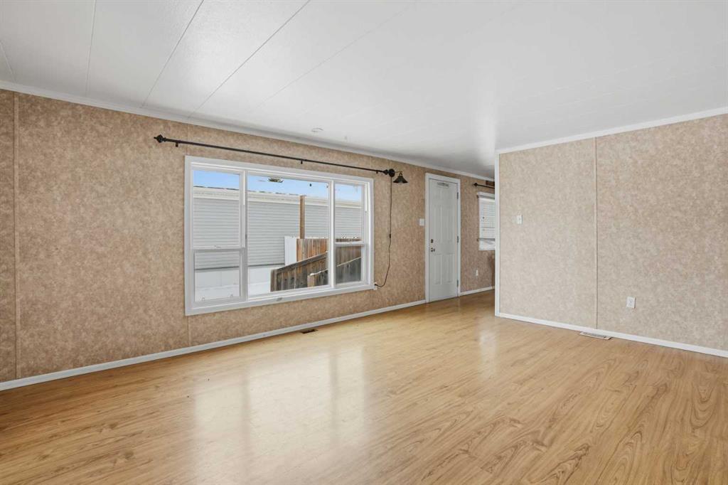 Picture for 244, 6220 17 Avenue SE