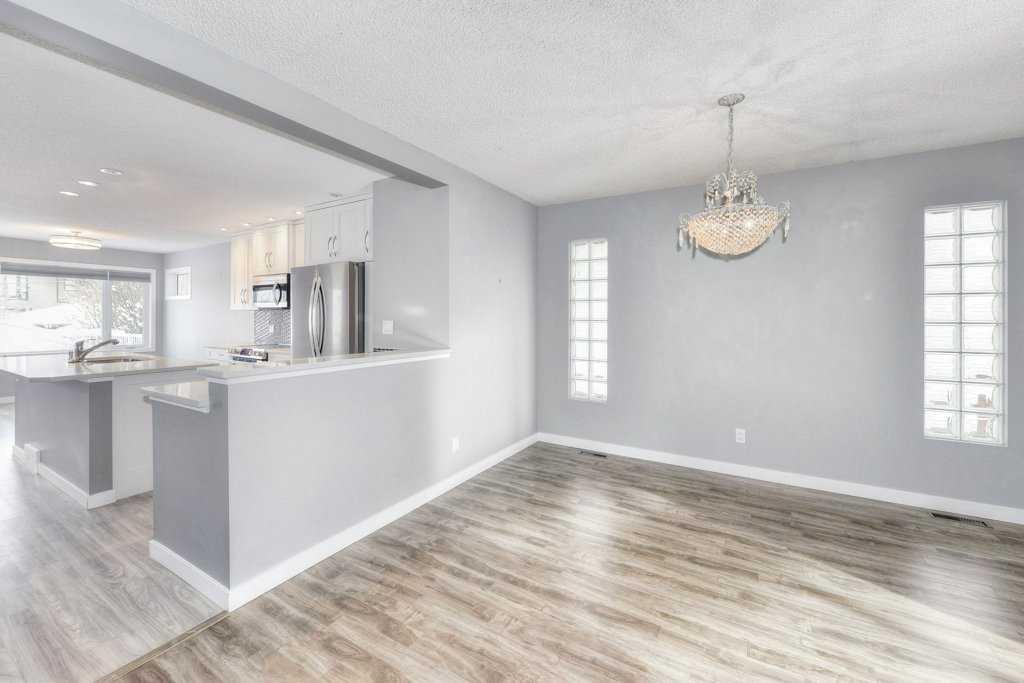 Picture for 2206 30 Avenue SW