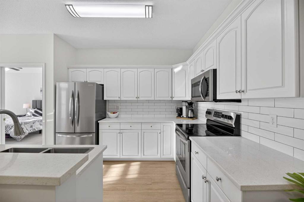 Picture for 205, 4500 50 Avenue 