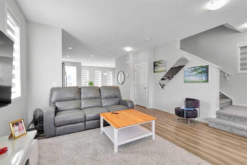 Picture for 104 Dawson harbour Hill 