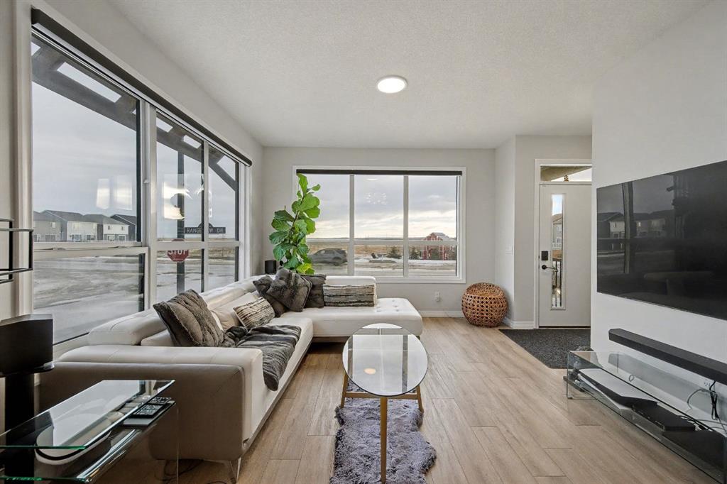 Picture for 1882 Rangeview Drive SE