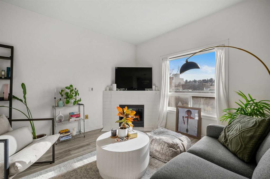 Picture for 2106, 1514 11 Street SW