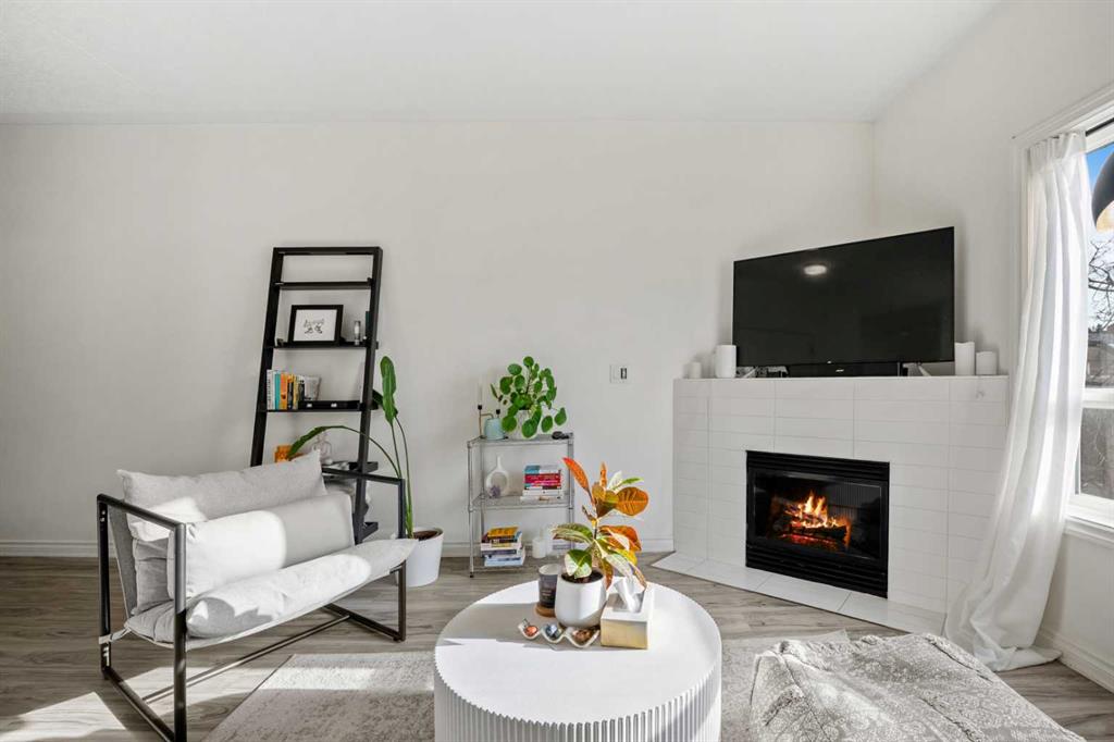 Picture for 2106, 1514 11 Street SW