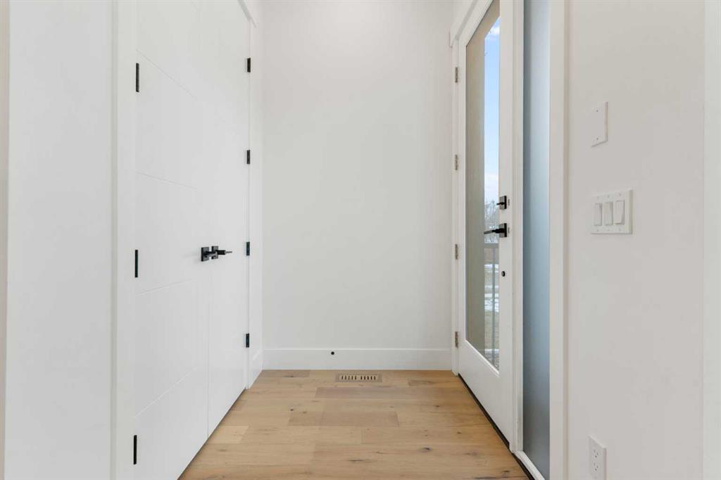 Picture for 234 25 Avenue NE