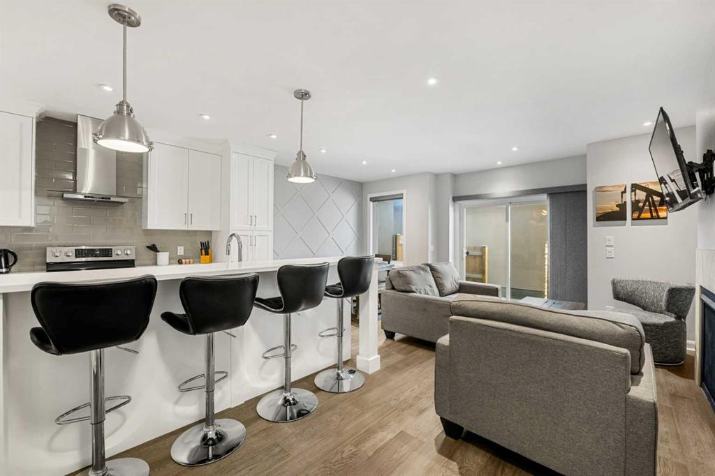 Picture for 2, 530 56 Avenue SW