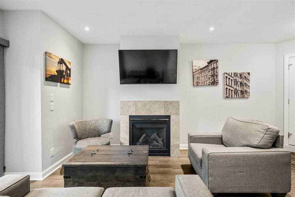 Picture for 2, 530 56 Avenue SW