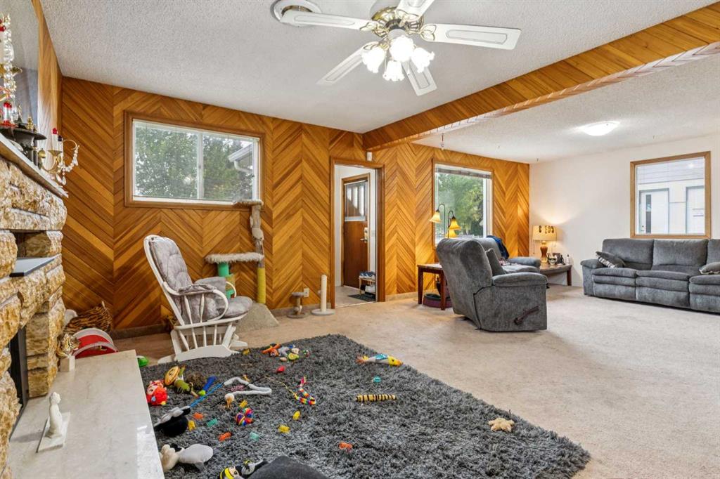 Picture for 233 27 Avenue NE