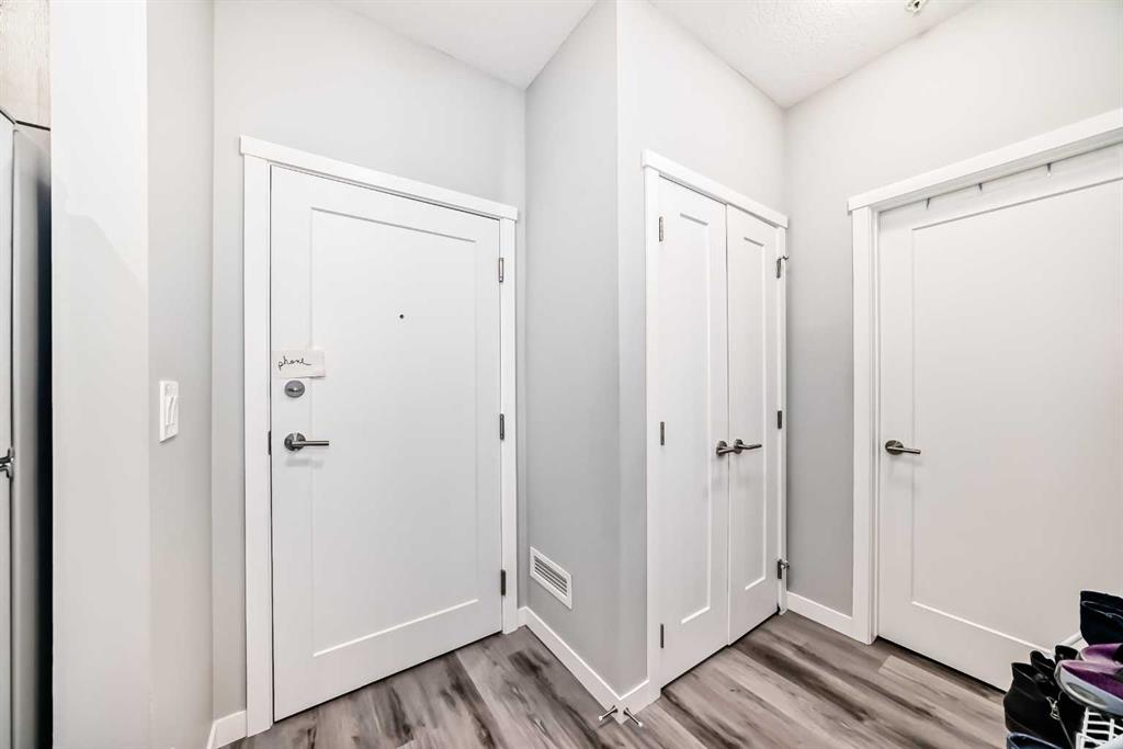 Picture for 108, 71 Shawnee Common SW