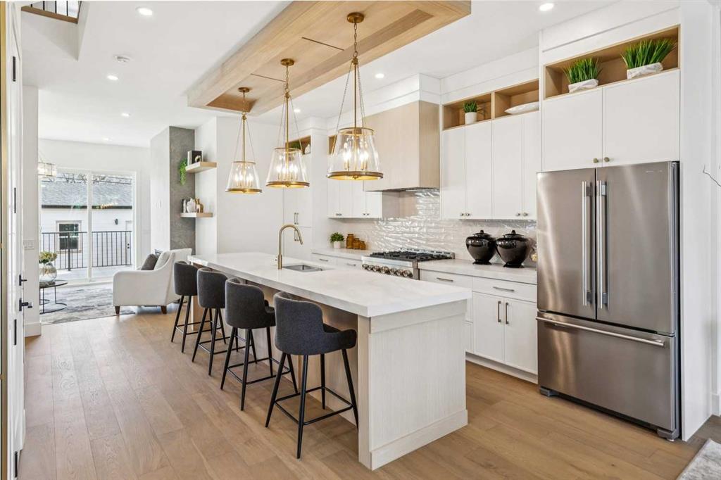 Picture for 2426 27 Street SW