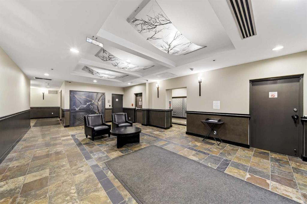 Picture for 301, 650 10 Street SW