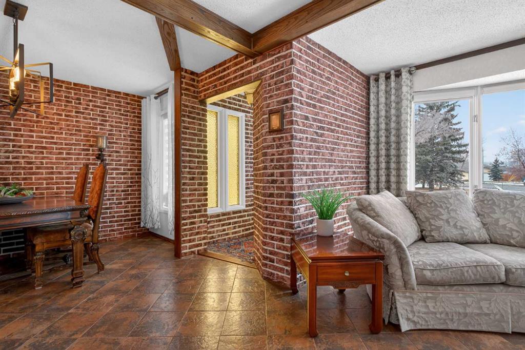 Picture for 19 Beaupre Crescent NW