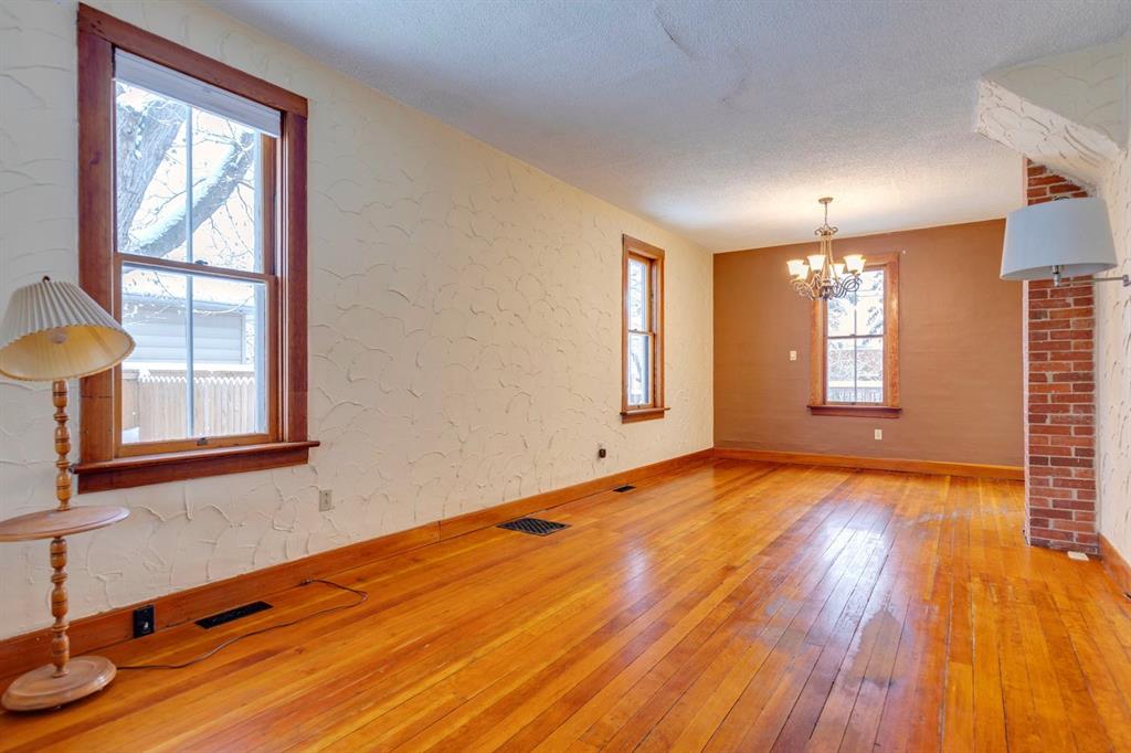 Picture for 77 Elma Street W