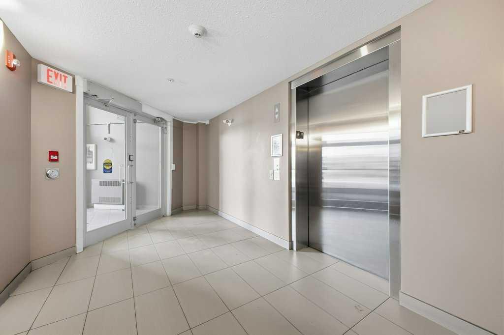 Picture for 2413, 11 Mahogany Row SE