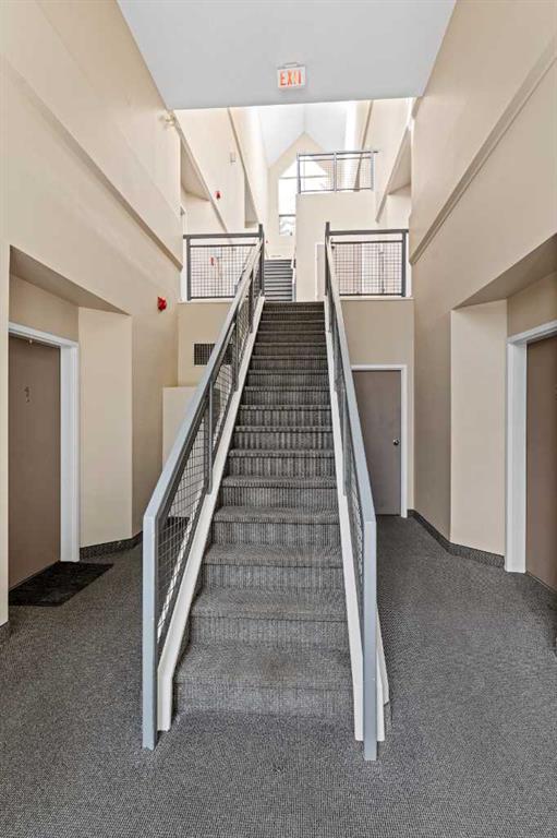 Picture for 2, 219 Village Terrace SW