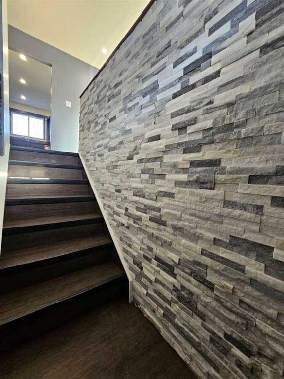 Picture for 23 Strong Avenue SE