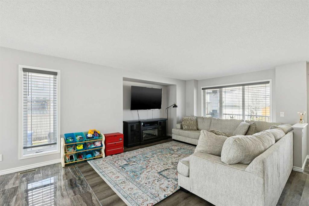 Picture for 178 Evansmeade Common NW