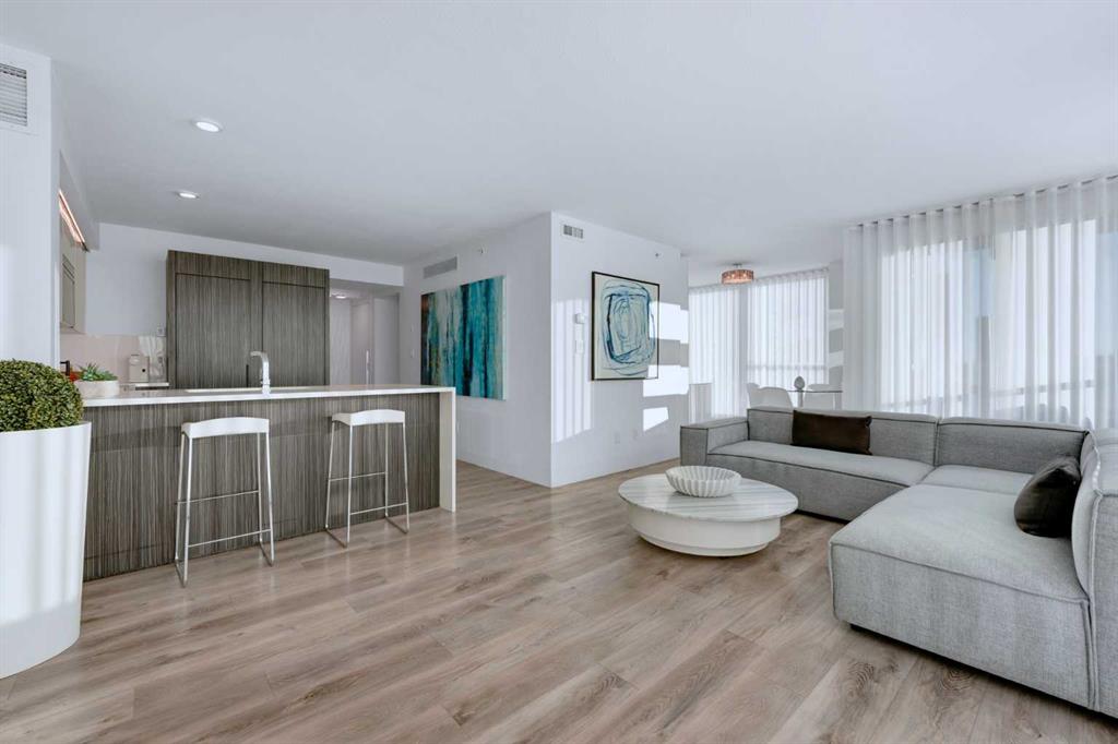 Picture for 904, 188 15 Avenue SW