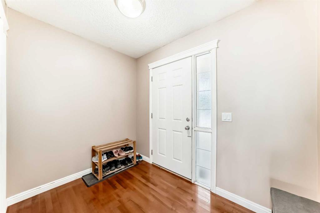 Picture for 264 Everwillow Green SW