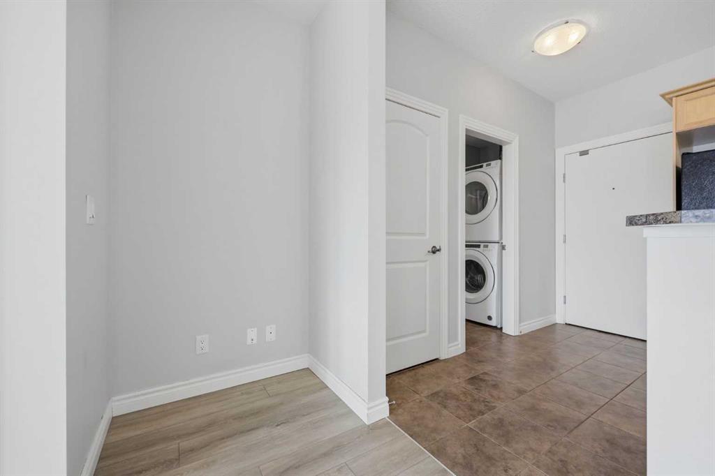 Picture for 322, 60 Royal Oak Plaza NW
