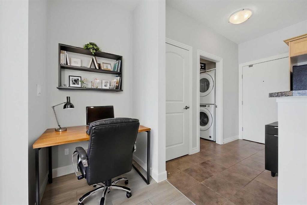 Picture for 322, 60 Royal Oak Plaza NW