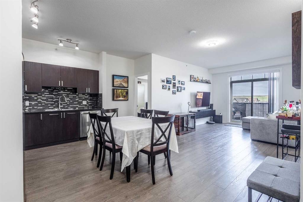 Picture for 403, 117 Copperpond Common SE