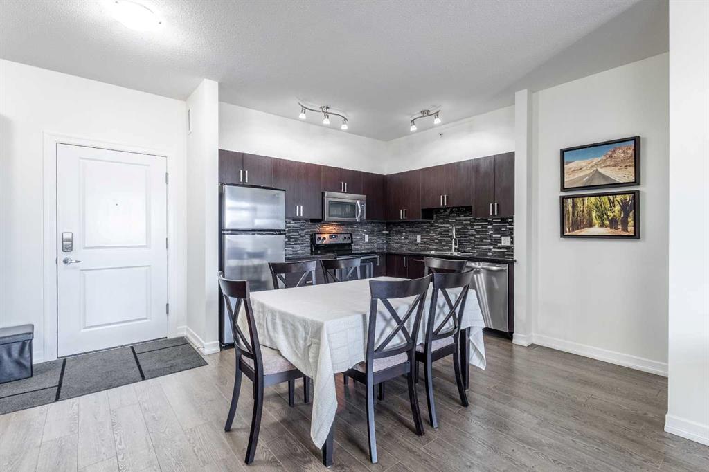 Picture for 403, 117 Copperpond Common SE