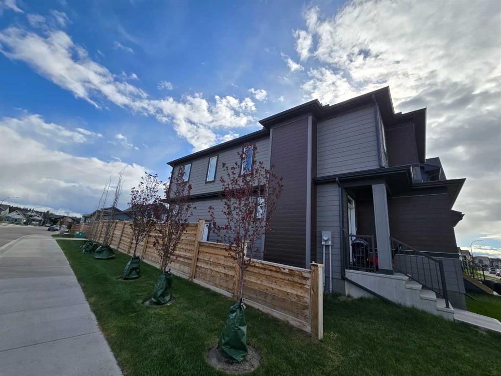 Picture for 431 Rowmont Boulevard NW