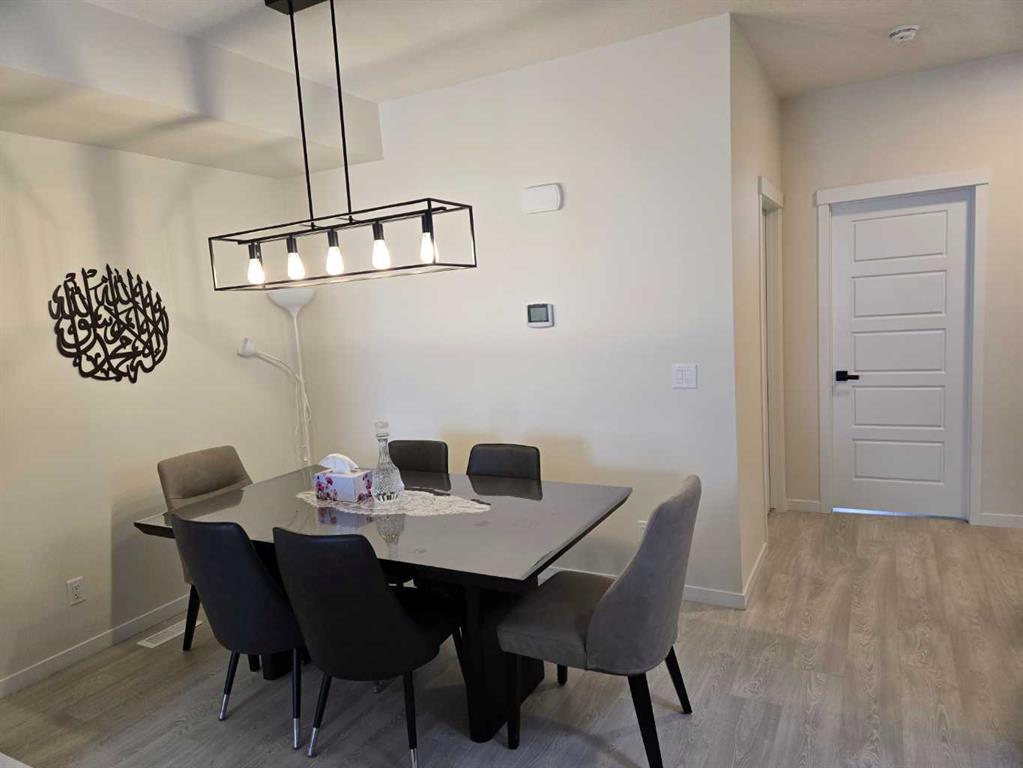 Picture for 431 Rowmont Boulevard NW