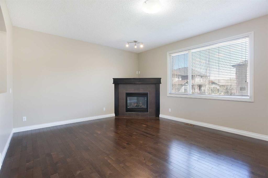 Picture for 606 Montgomery Close SE