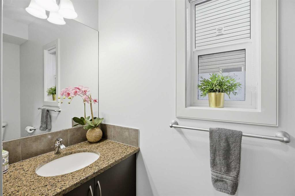 Picture for 107 Everwoods Park SW