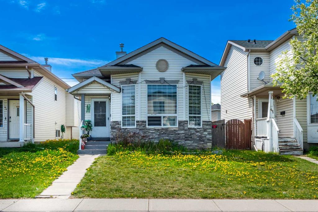 Picture for 45 Martin Crossing Crescent NE