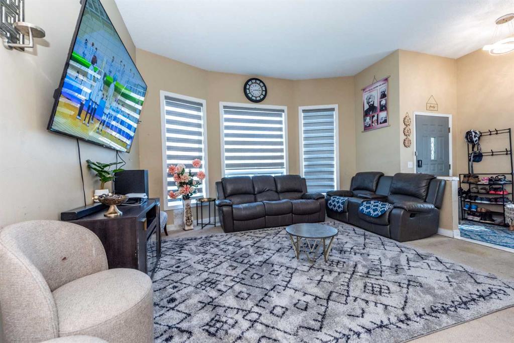 Picture for 45 Martin Crossing Crescent NE