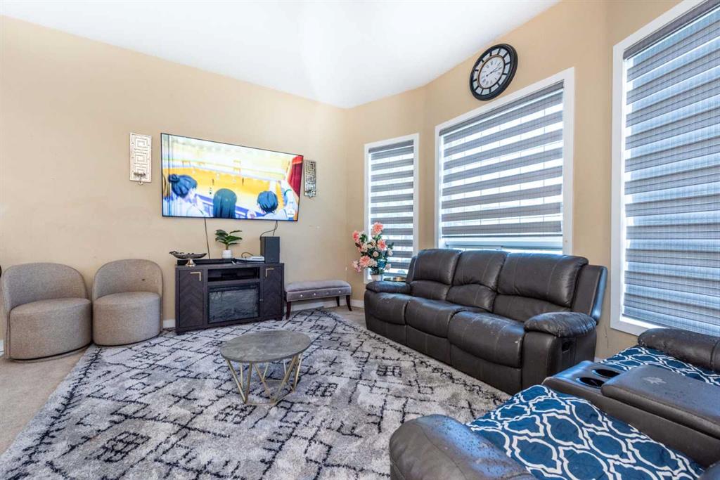 Picture for 45 Martin Crossing Crescent NE