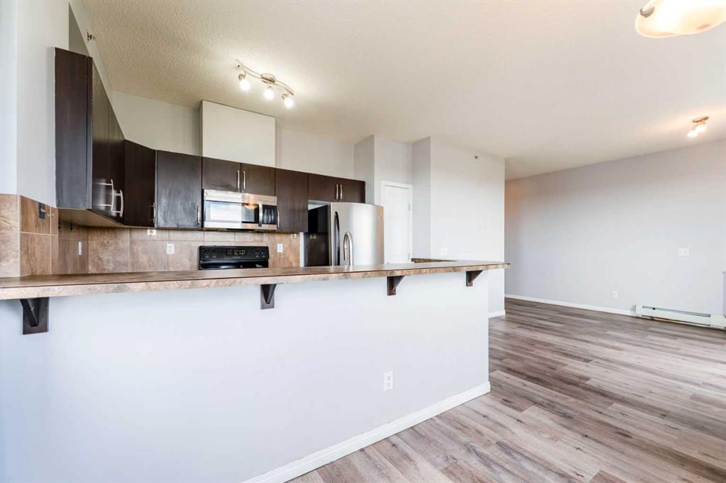 Picture for 425, 1727 54 Street SE