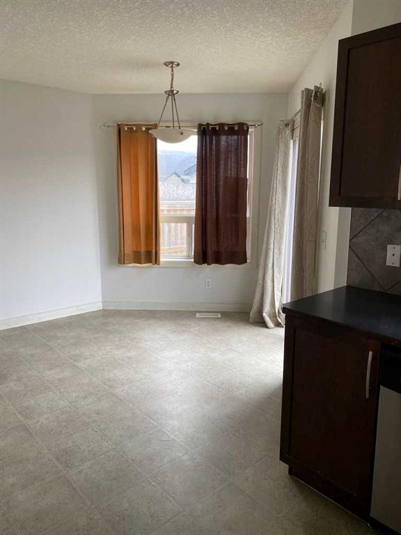 Picture for 210 Saddlebrook Way NE