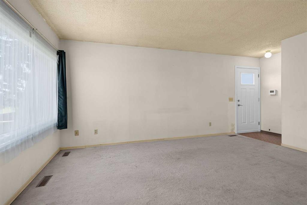 Picture for 359 Maitland Crescent NE