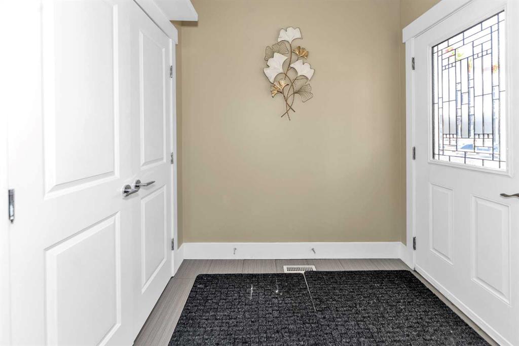 Picture for 7432 Ogden Road SE https://www.cirrealty.ca/reb/creb/59/A2266559_4.jpg