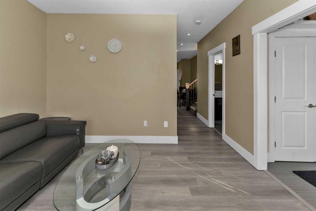 Picture for 7432 Ogden Road SE https://www.cirrealty.ca/reb/creb/59/A2266559_8.jpg