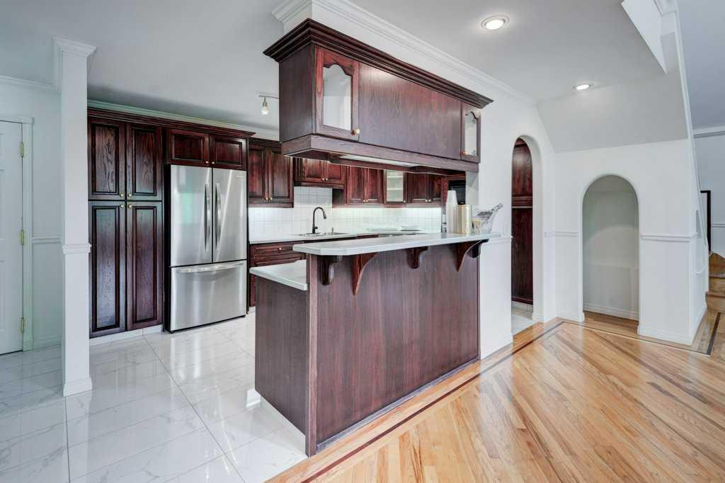 Picture for 301, 705 56 Avenue SW