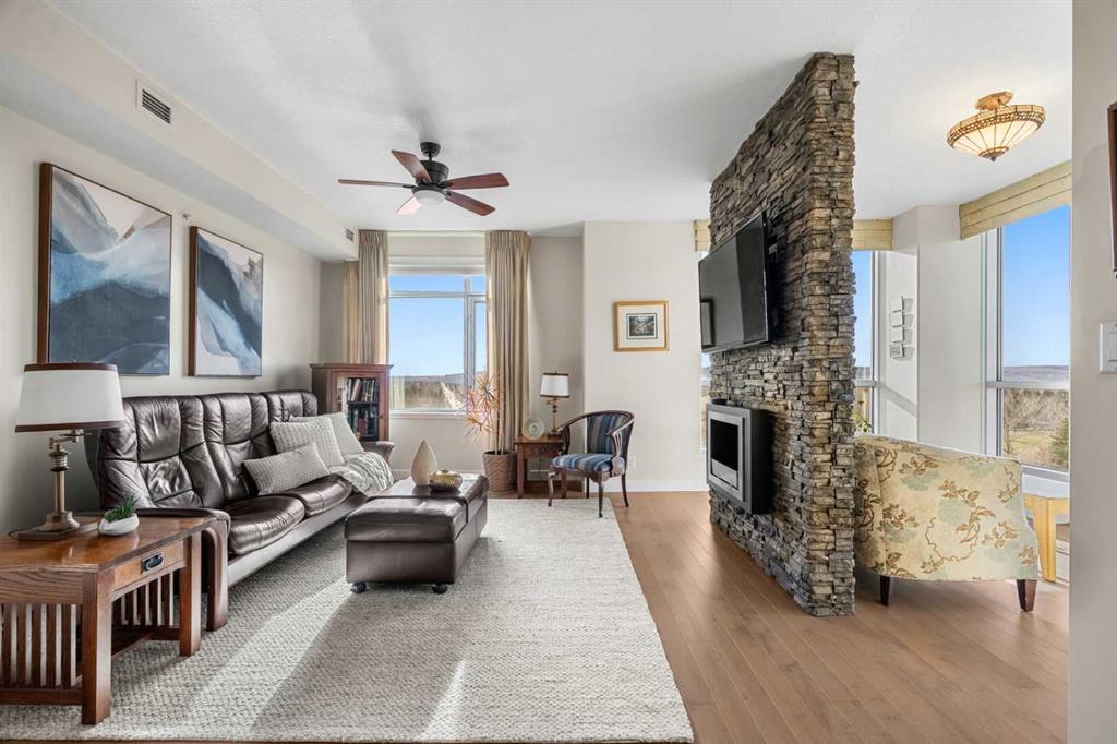 Picture for 808, 16 Varsity Estates Circle NW