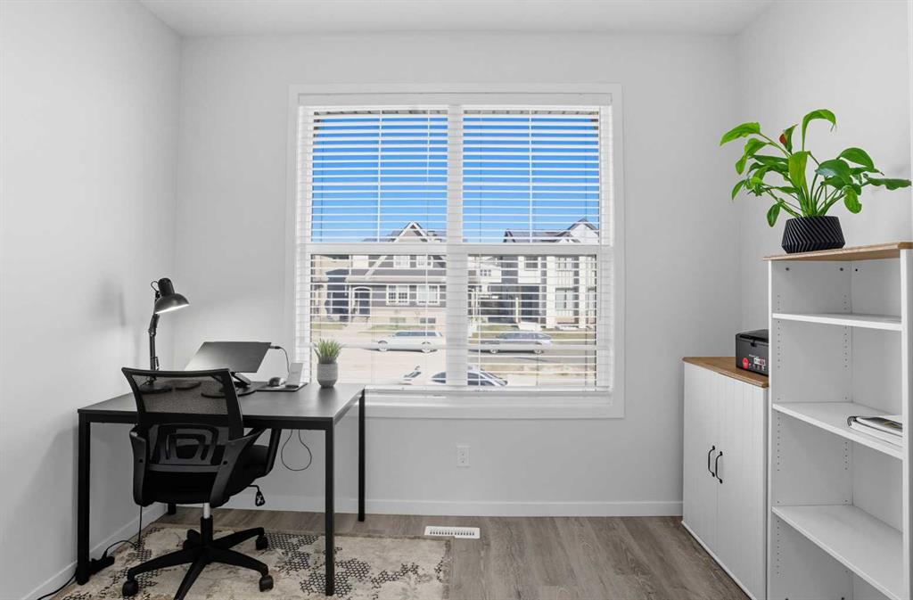 Picture for 1075 Mahogany Boulevard SE