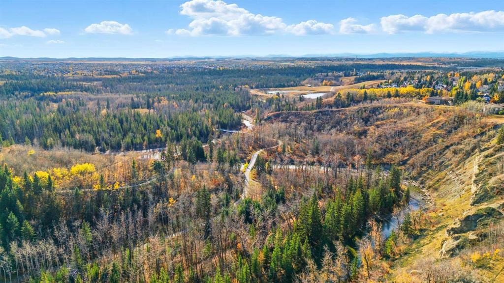 Picture for 32 Woodgrove Crescent SW