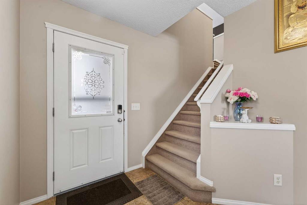 Picture for 106 Saddlecrest Crescent NE