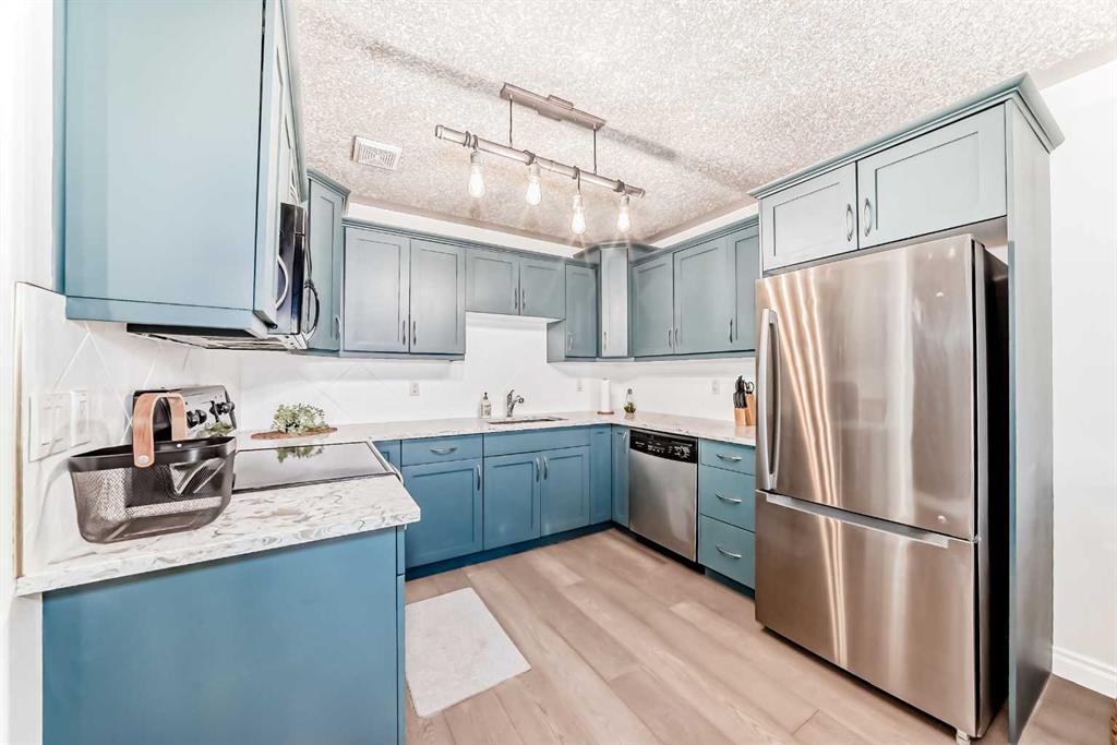 Picture for 10, 1813 25 Avenue SW