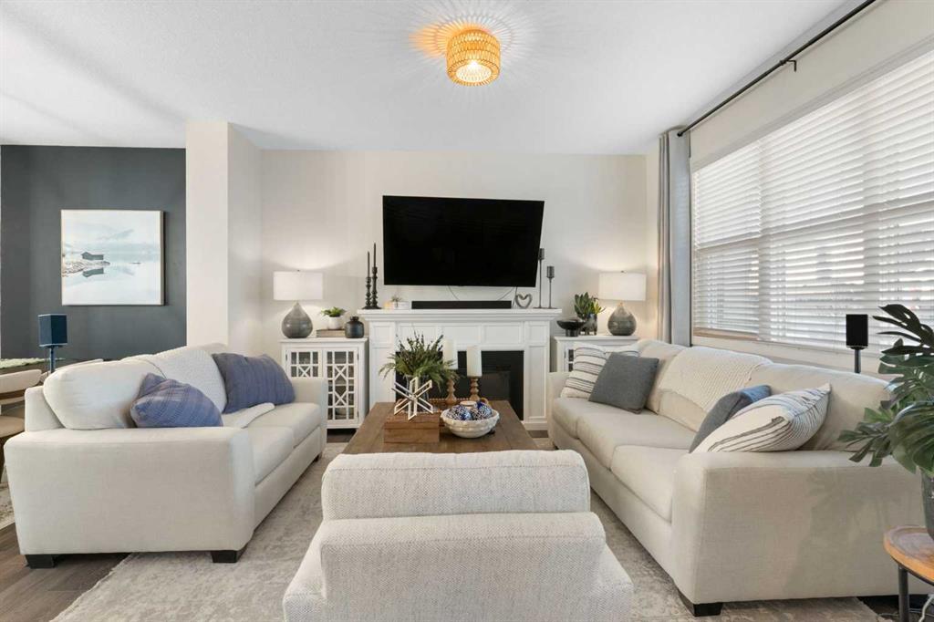 Picture for 340 Kingsmere Way SE