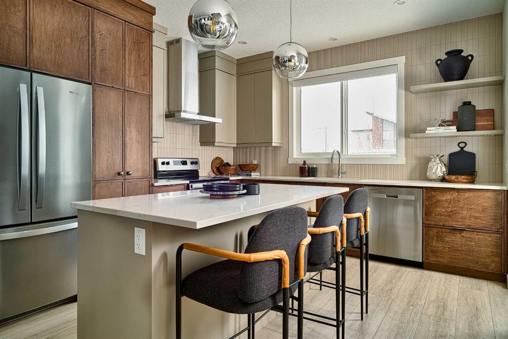 Picture for 906 Chinook Winds Meadow SW