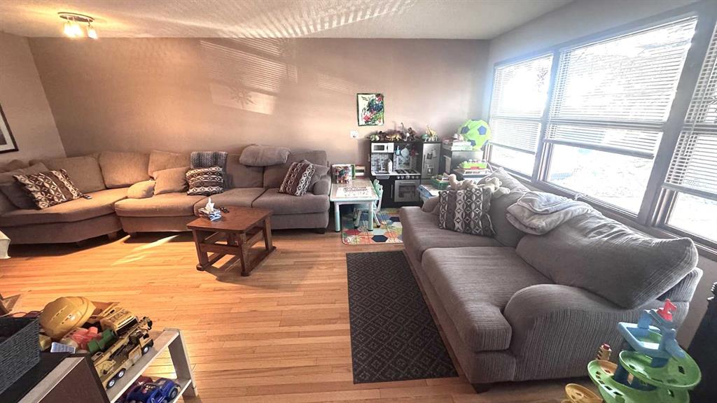 Picture for 6503 33 Avenue NW