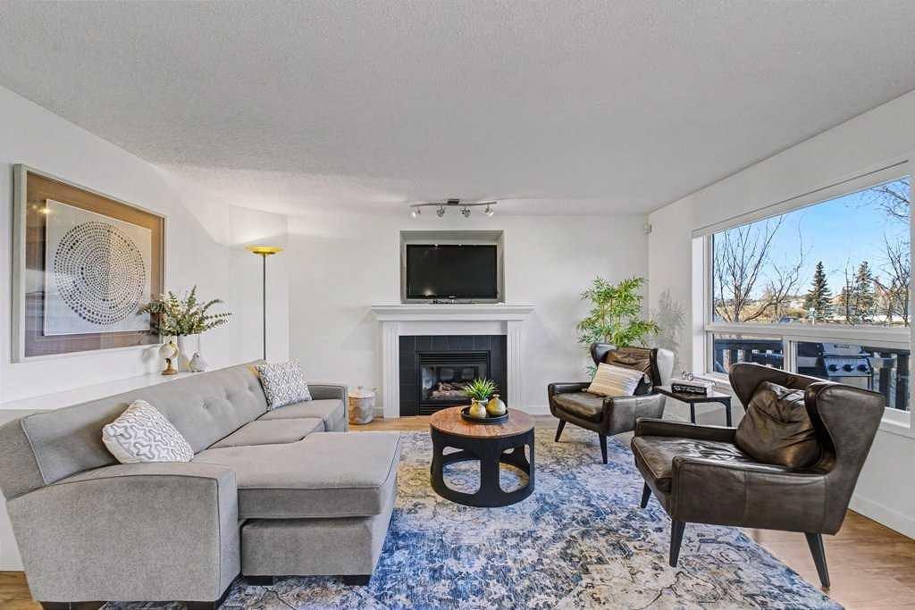 Picture for 139 Douglas Glen Crescent SE