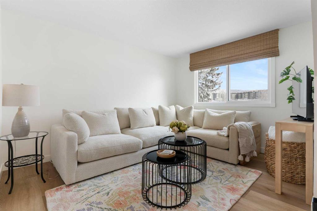 Picture for 11, 73 Glenbrook Crescent 