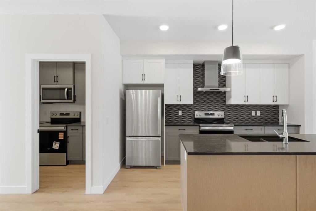 Picture for 35 Belvedere Crescent SE